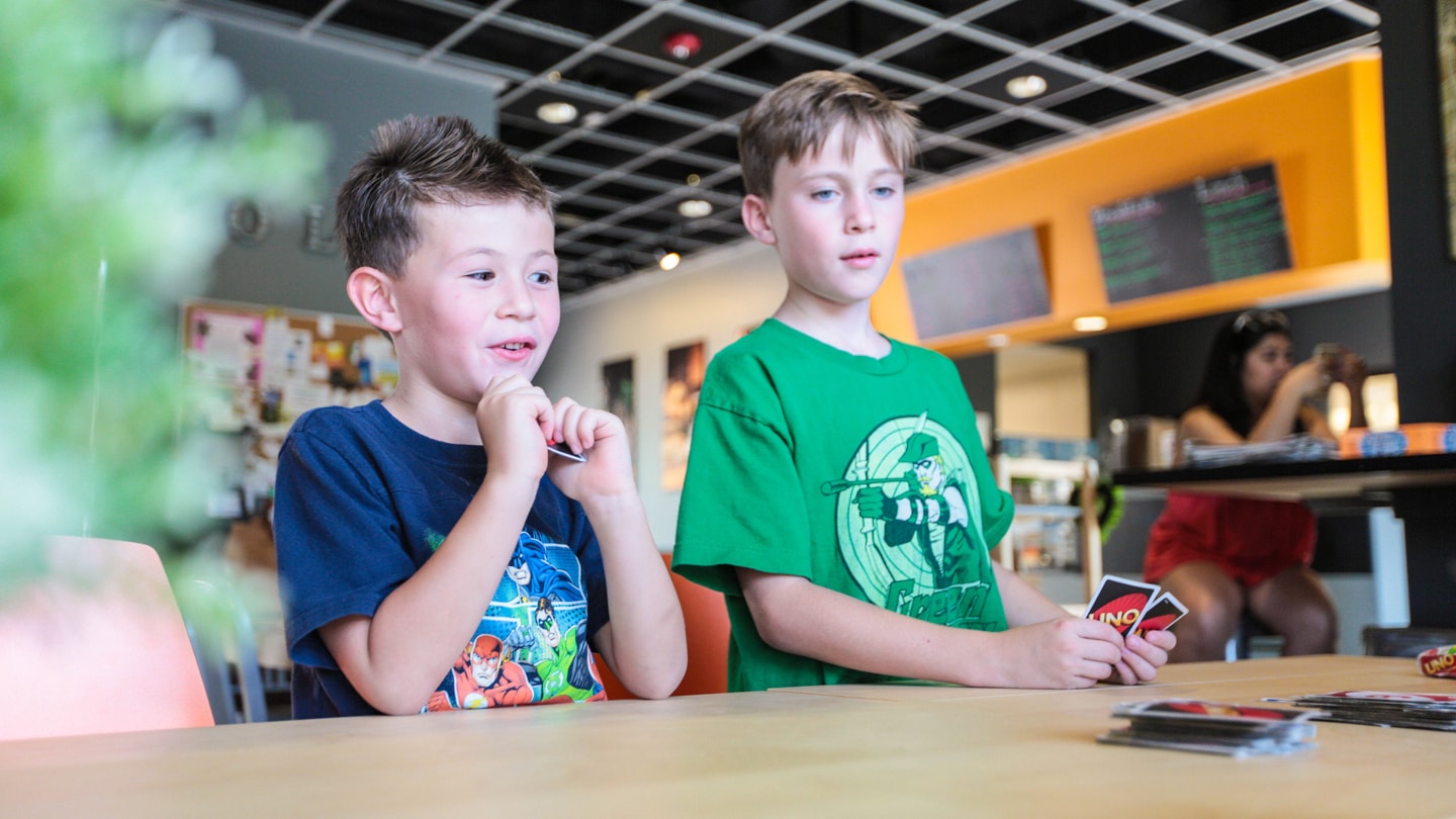 kids playing uno